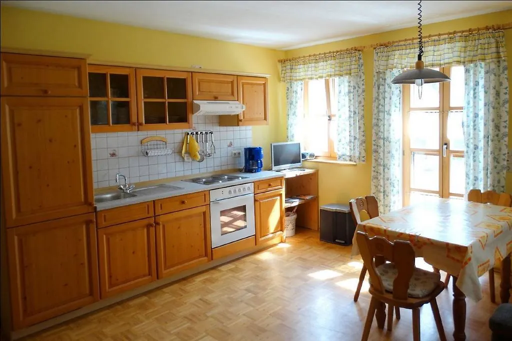 Schwarz-Hof Apartment Plossberg 0*,  Germany