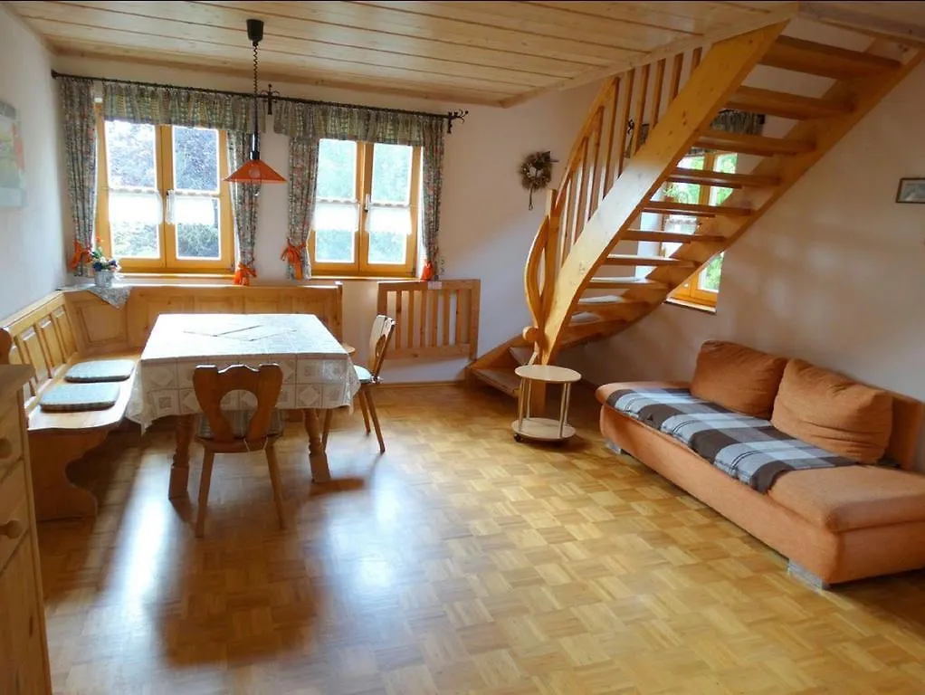Schwarz-Hof Apartment Plossberg